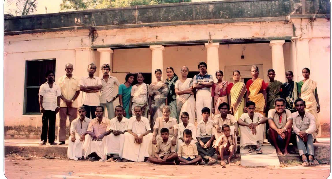 Promesse with the workers at Lake Estate