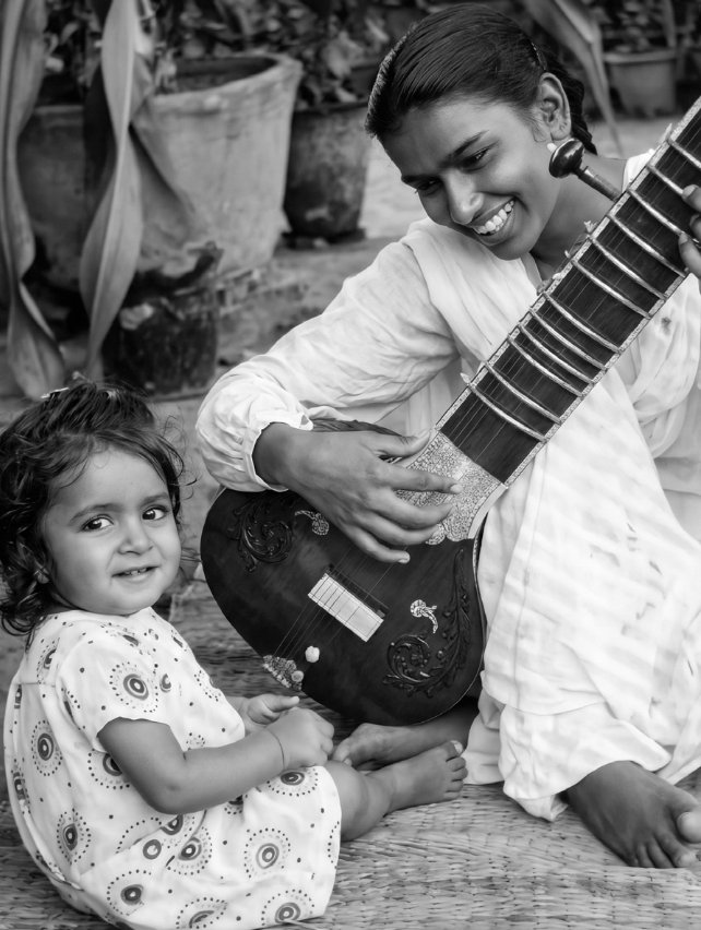 Lata with Promesse — the music woven into everyone's life