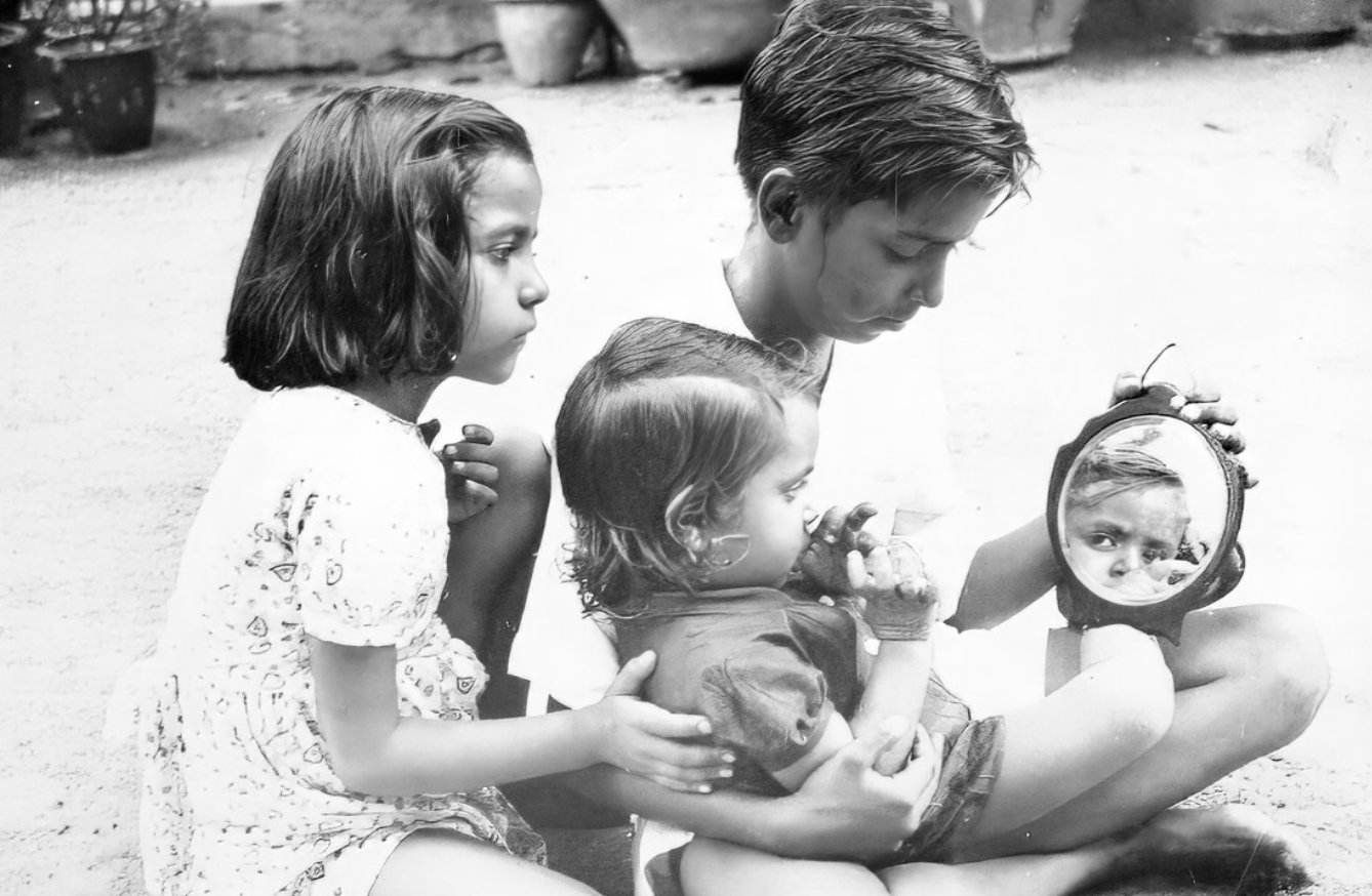 Promesse with Jitendra & Purnima — a quiet moment of togetherness and reflection among siblings