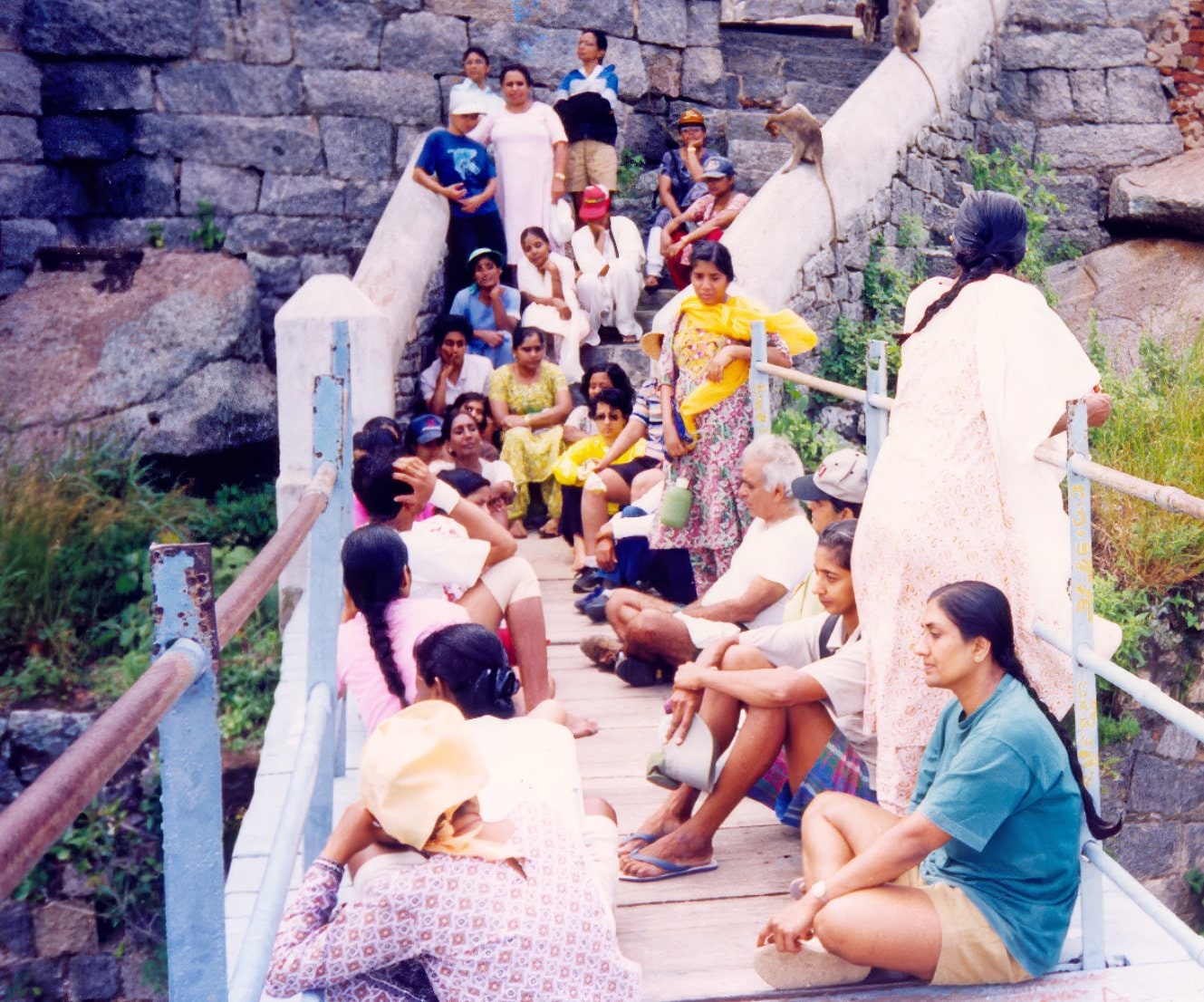Promesse reciting Sri Aurobindo's poem 'Who' on Gingee Bridge with Vandana, Maya, Rekha, Swati, Jhanvi, Jayanti & other Ashramites