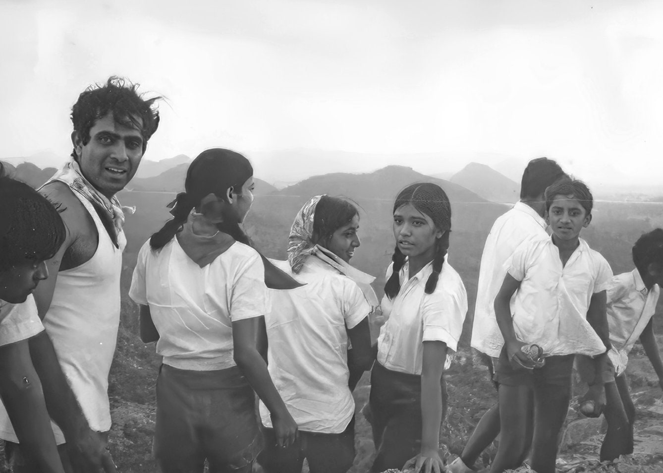 Promesse with students during the Gingee Walk