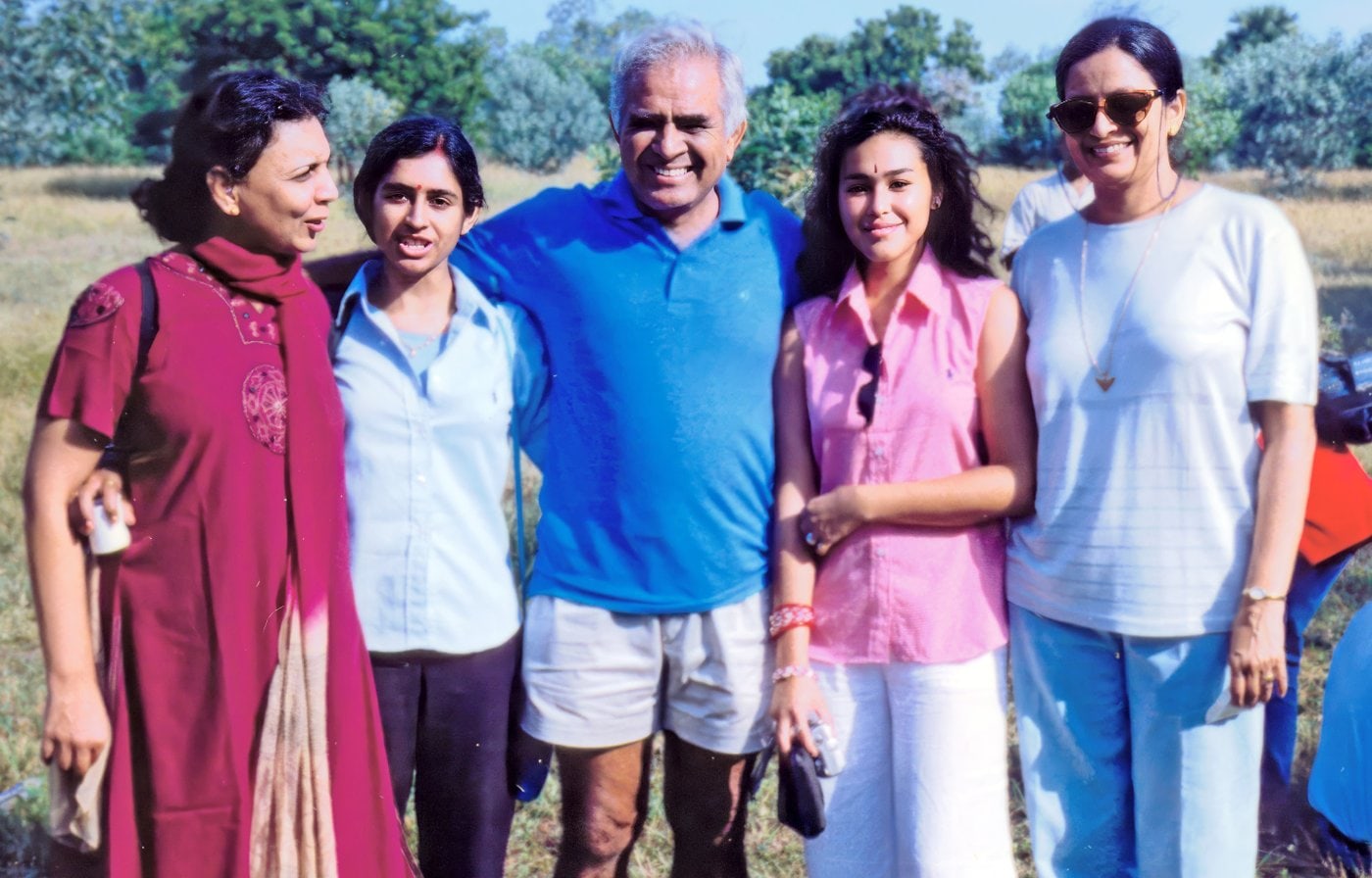 Shilpa, Darshana, Promesse, Samantha & Vandana