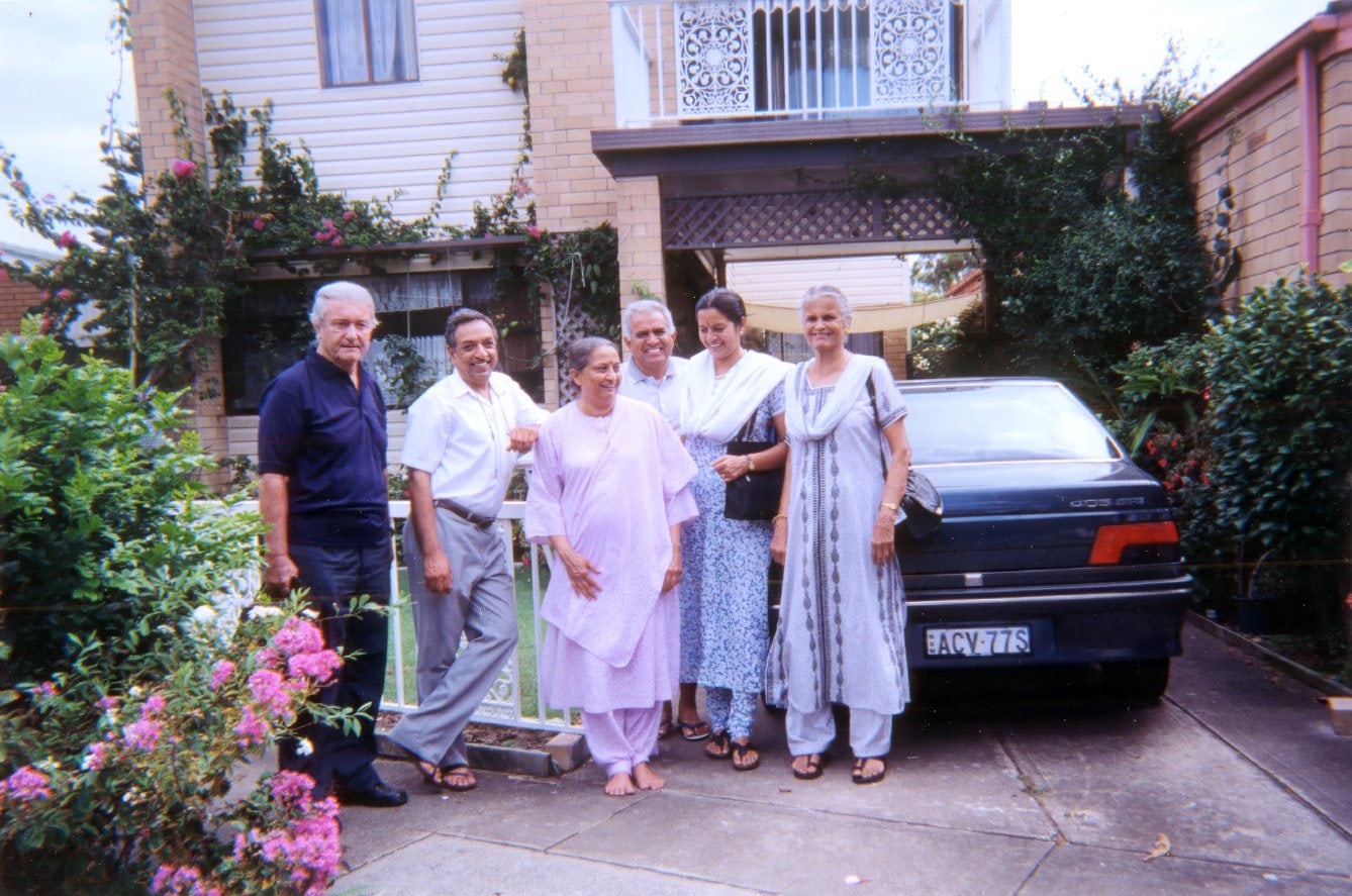 Promesse & Vandana with Hubert & Urmila in front of Pratap & Renuka's home, Sydney - 28 February 2001