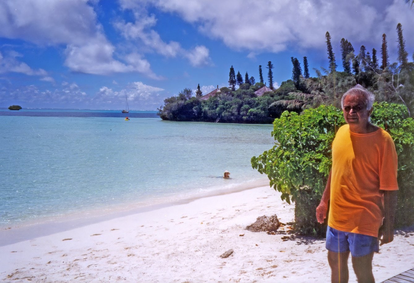Promesse at New Caledonia Beach - 14 March 2001