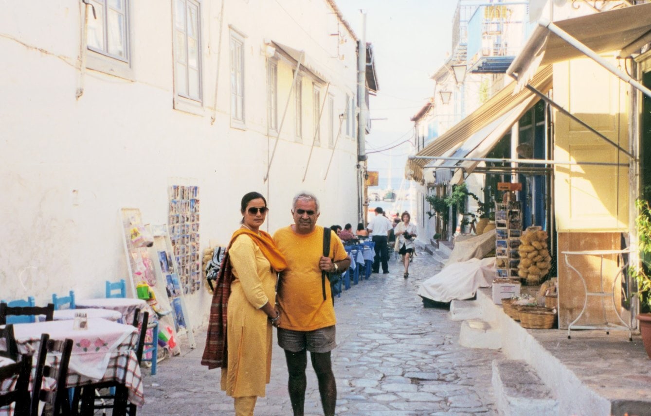 Vandana & Promesse in Athens, 2001